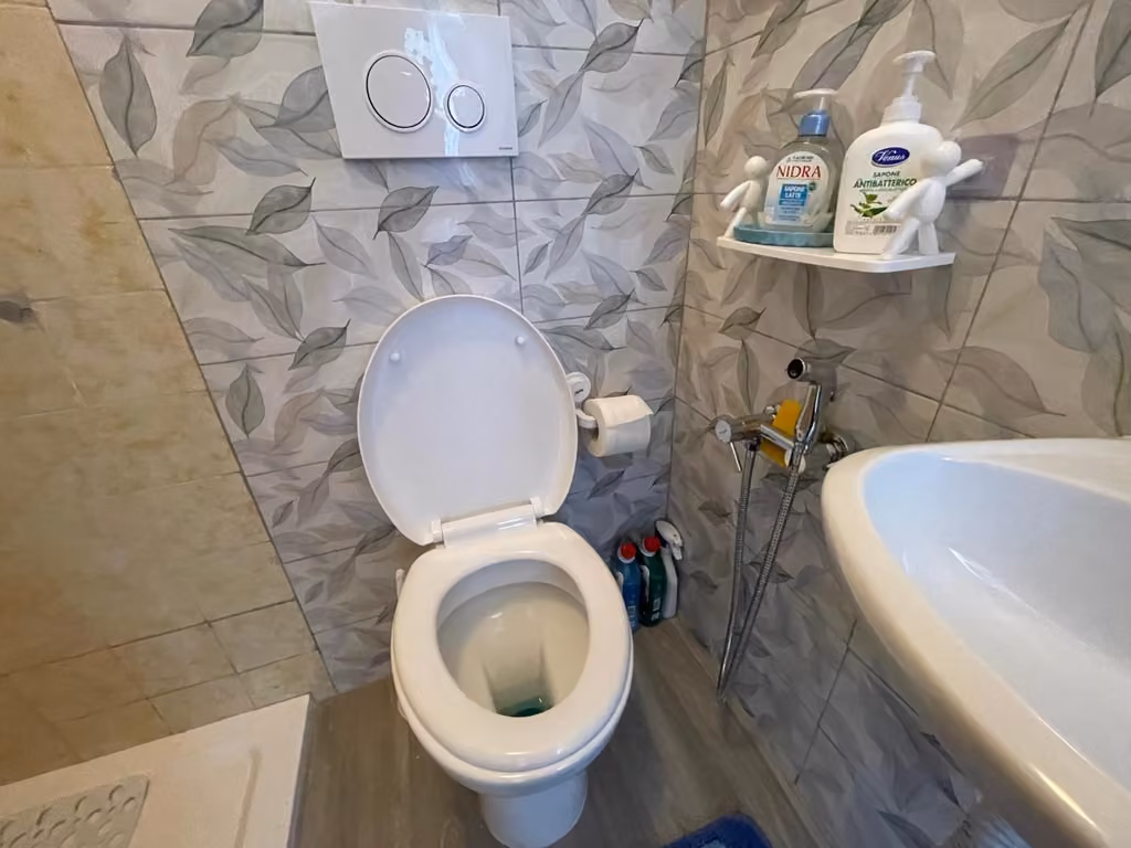 Bagno privato con doccia delle camere del B&B a Pollutri